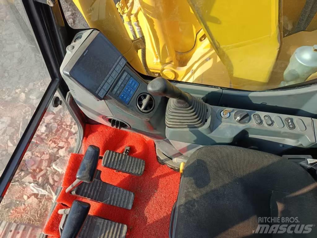Komatsu PC138US Pelle sur chenilles