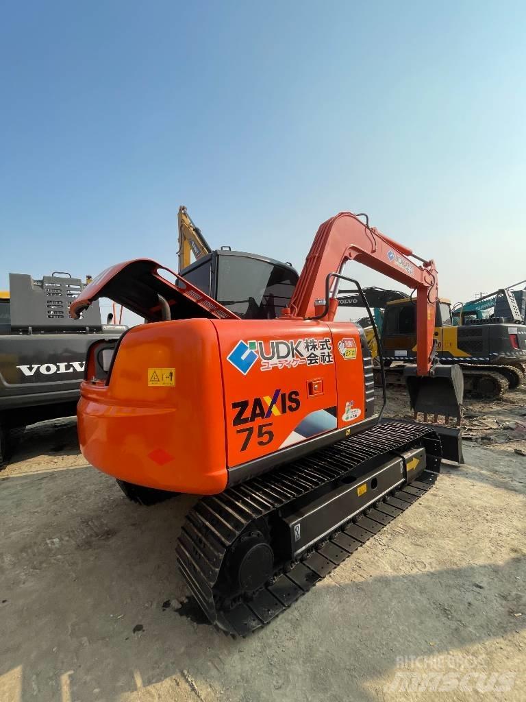 Hitachi ZX 75 Pelle sur chenilles