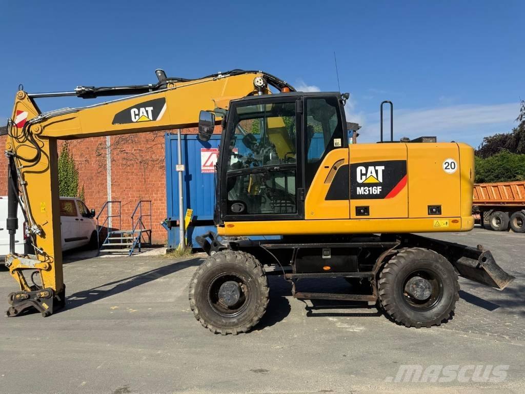 CAT M 316F Pelle sur pneus