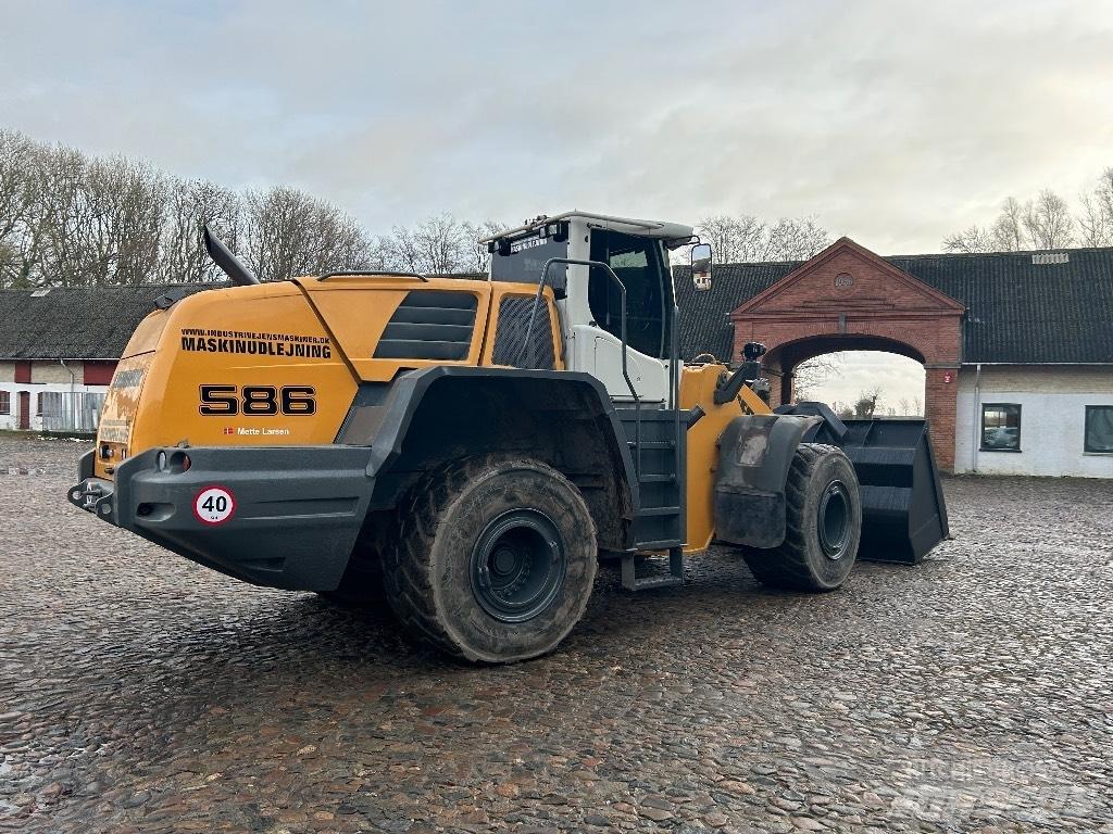 Liebherr L 586 Chargeuse sur pneus