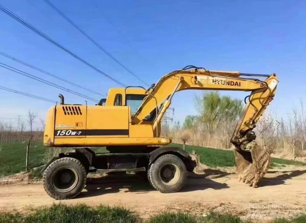 Hyundai 150W-7 Pelle sur pneus
