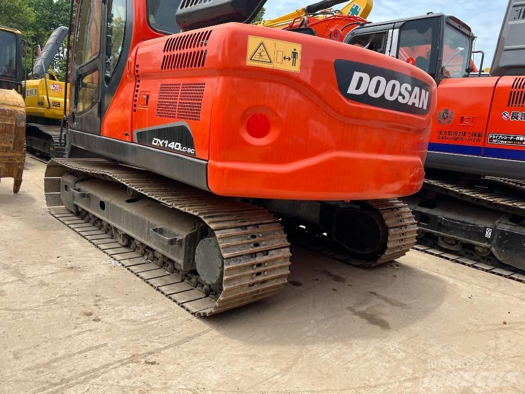 Doosan DX140 Pelle sur chenilles