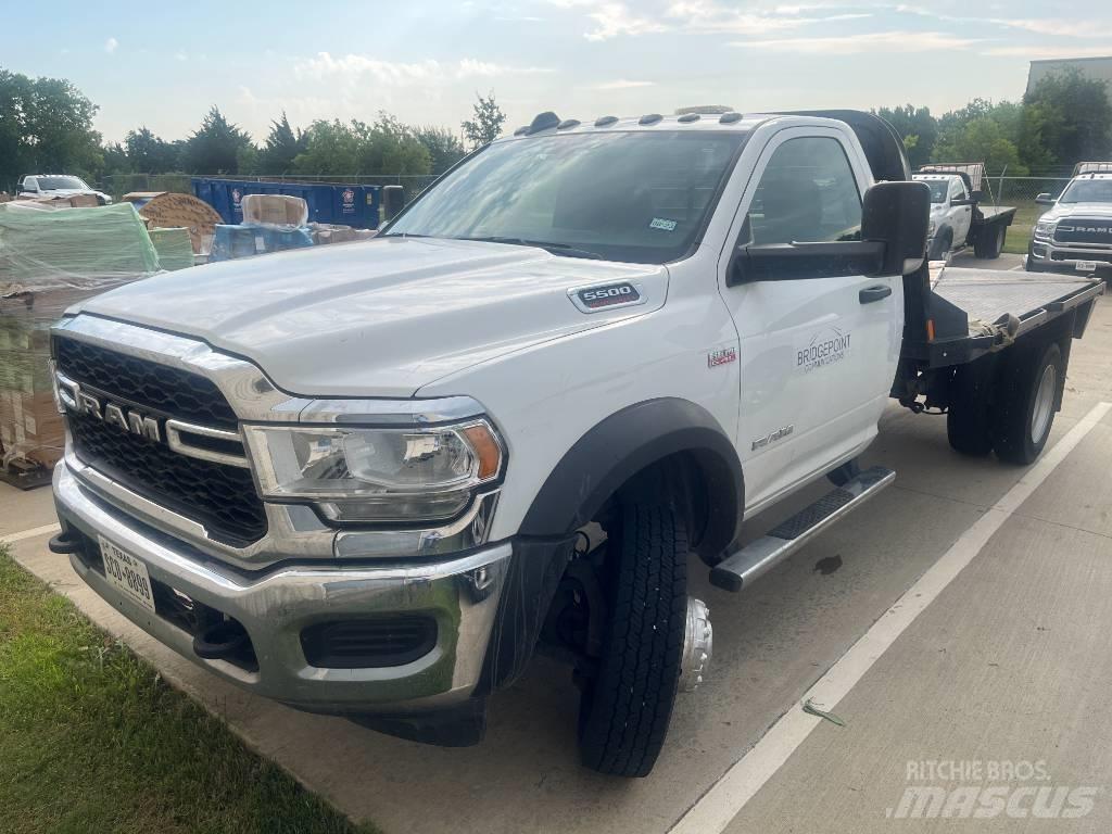 RAM 5500 Camion plateau
