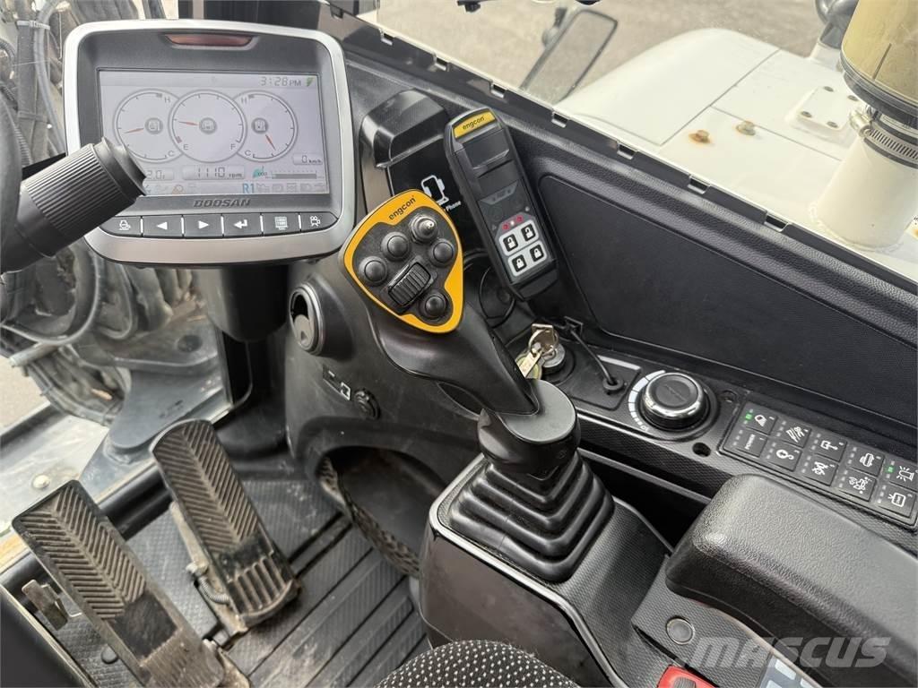 Bobcat E57W Pelle sur pneus