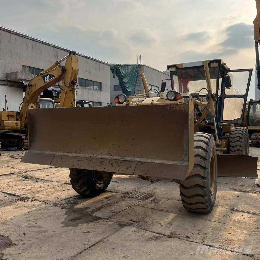 SEM 919 Niveleuse