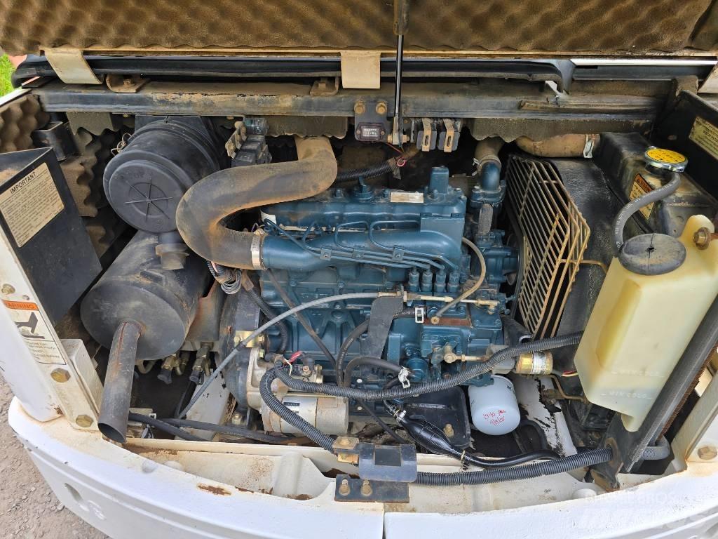 Bobcat X 331 Mini pelle < 7t