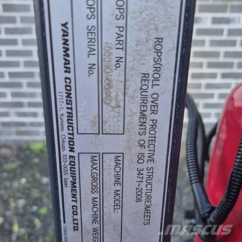 Yanmar C 12 R Tombereau sur chenilles