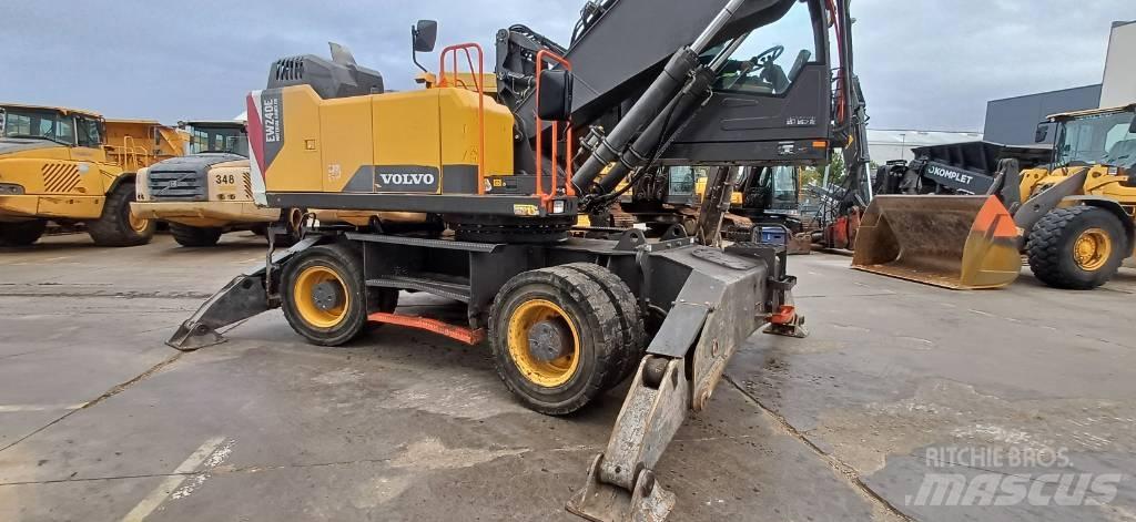 Volvo EW 240 E Pelle sur pneus
