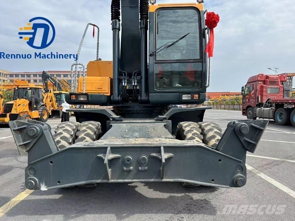 Hyundai 210W-9 Pelle sur pneus