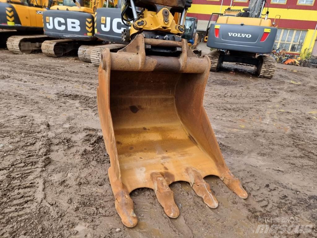 Volvo EC 220 DL Pelle sur chenilles