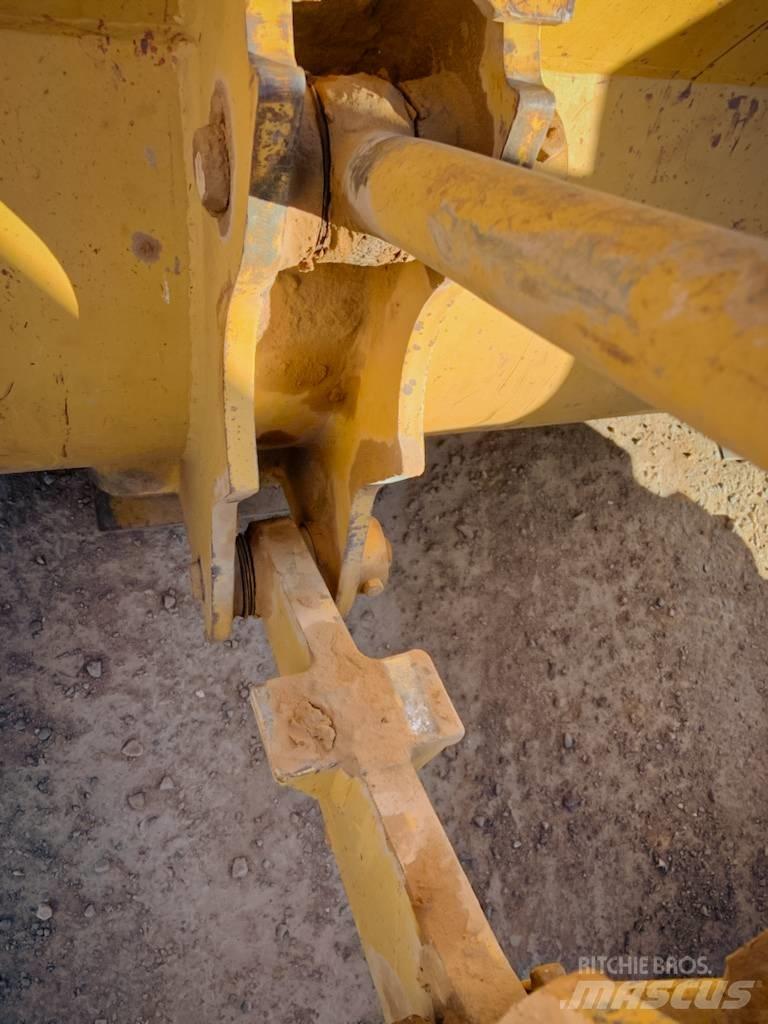 CAT 920 Chargeuse sur pneus