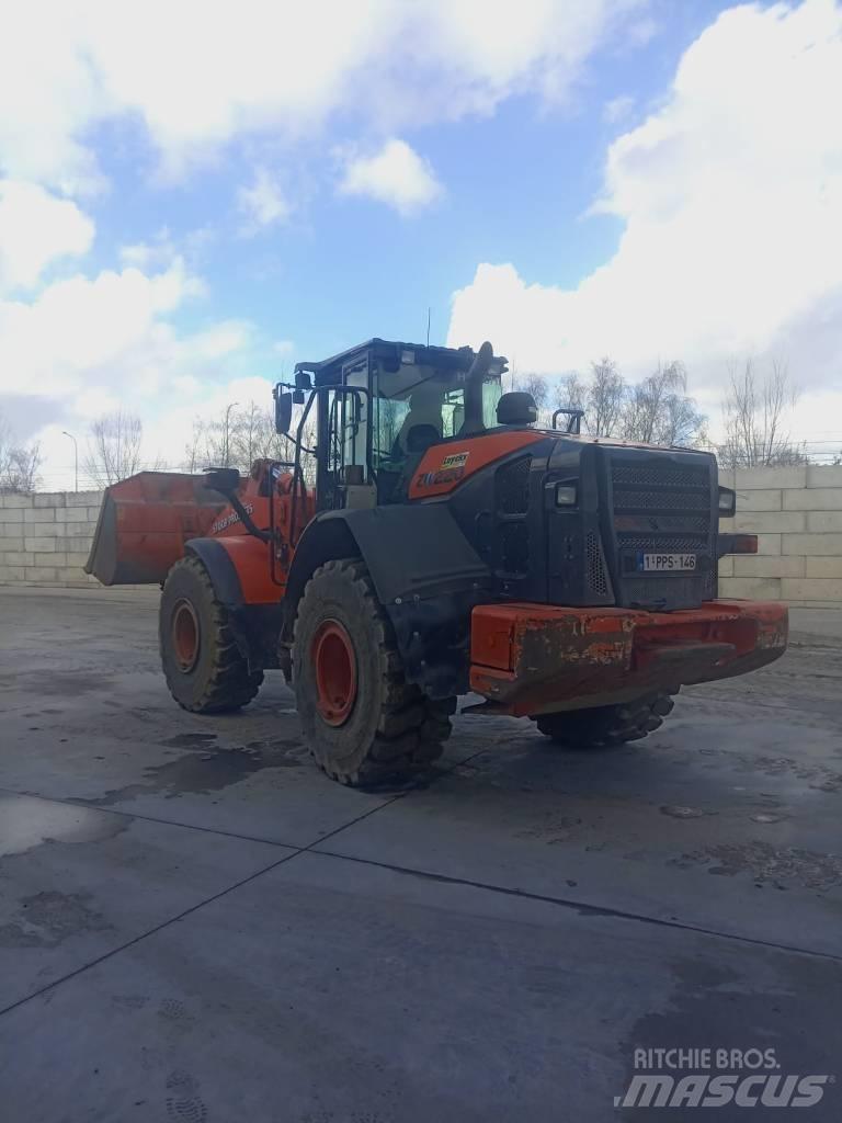 Hitachi ZW 220-6 Pelle sur pneus
