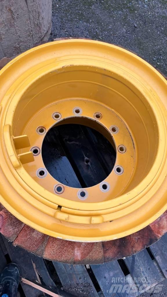 Volvo A30G Pneus, roues et jantes