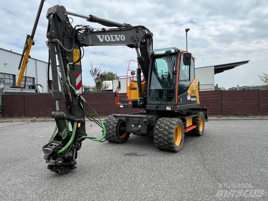 Volvo EWR 130 E Pelle sur pneus