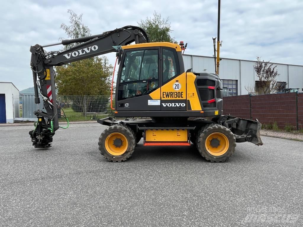 Volvo EWR 130 E Pelle sur pneus