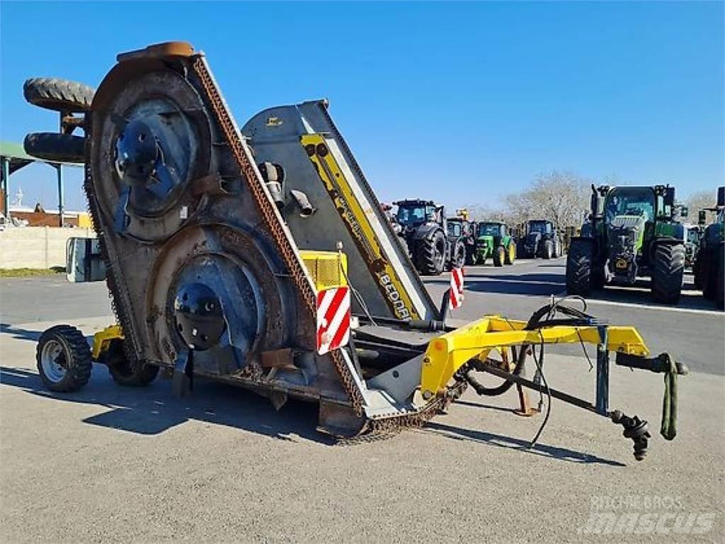 Bednar MM7000 Broyeur / Gyrobroyeur / Epareuse