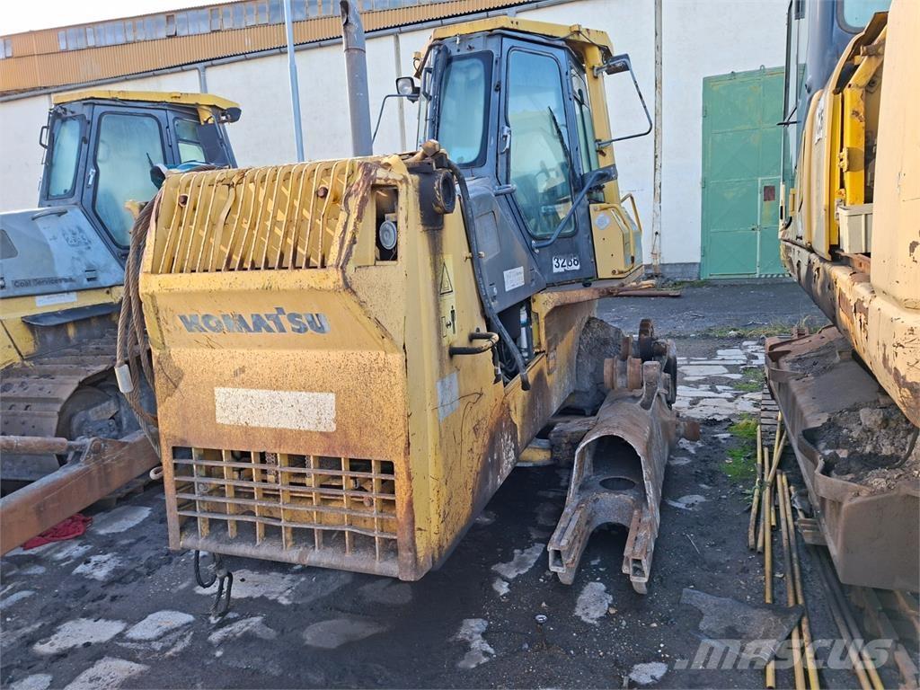 Komatsu D65EX-12 Autre fourgon / utilitaire