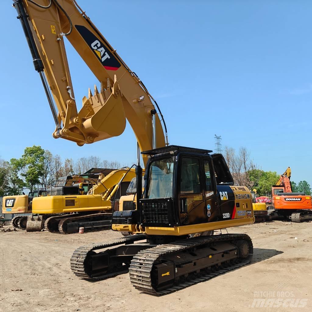 CAT 320D2 Pelle sur chenilles
