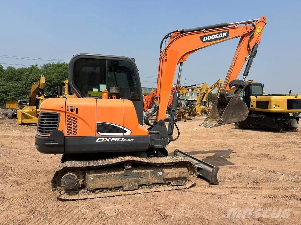 Doosan DX 60 Pelle sur chenilles