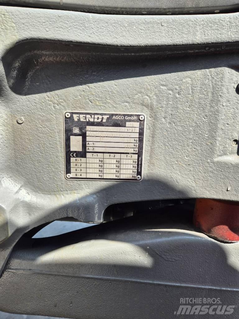 Fendt 718 Vario Tracteur