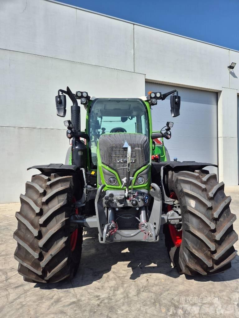 Fendt 718 Vario Tracteur
