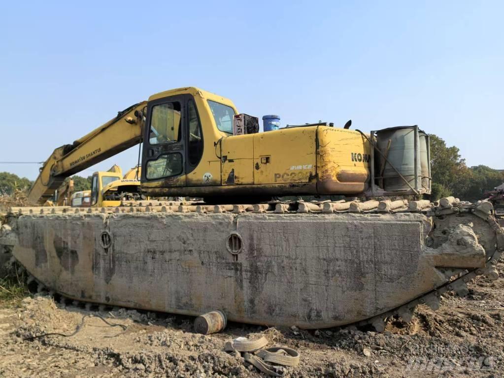Komatsu PC 200-6 Pelles amphibies