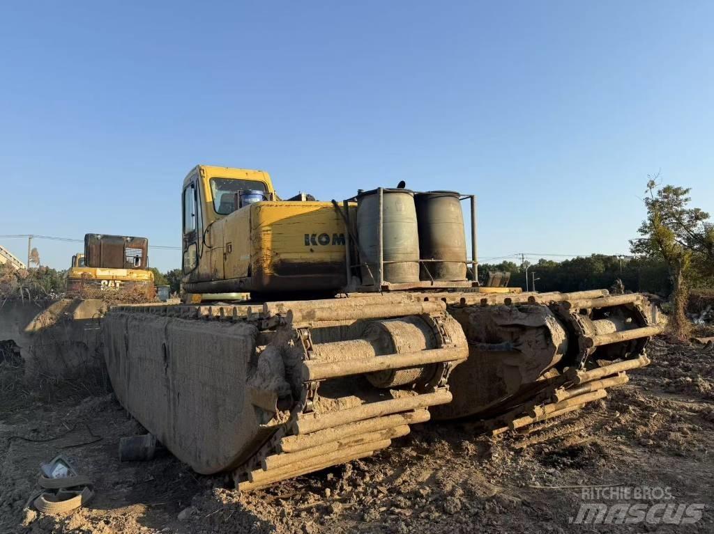Komatsu PC 200-6 Pelles amphibies