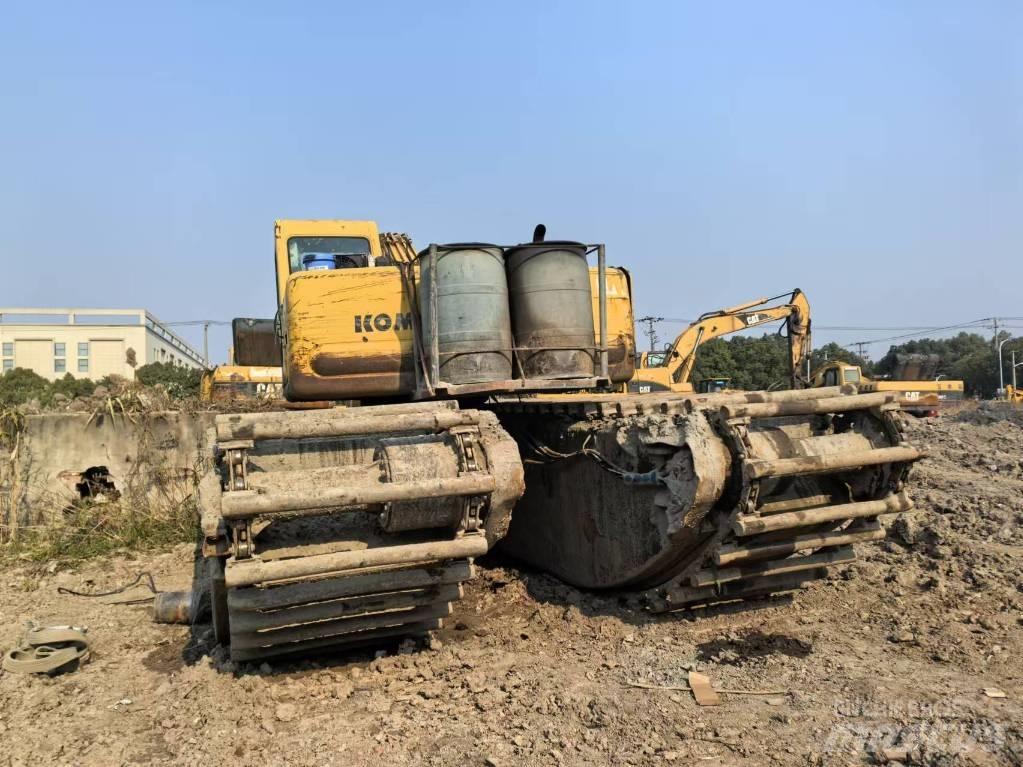 Komatsu PC 200-6 Pelles amphibies