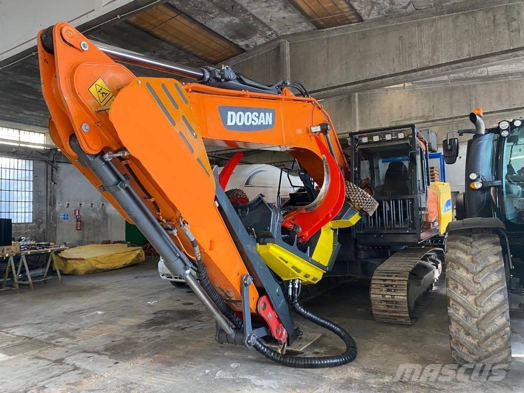 Doosan DX 235 NLC-5 Pelle sur chenilles