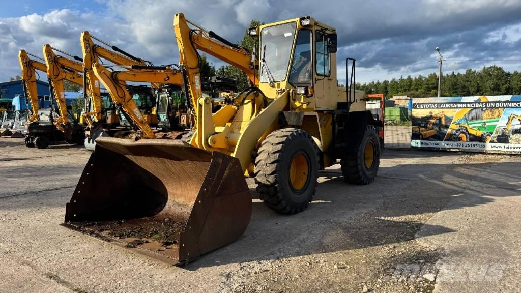 Komatsu WA 200 Chargeuse sur pneus