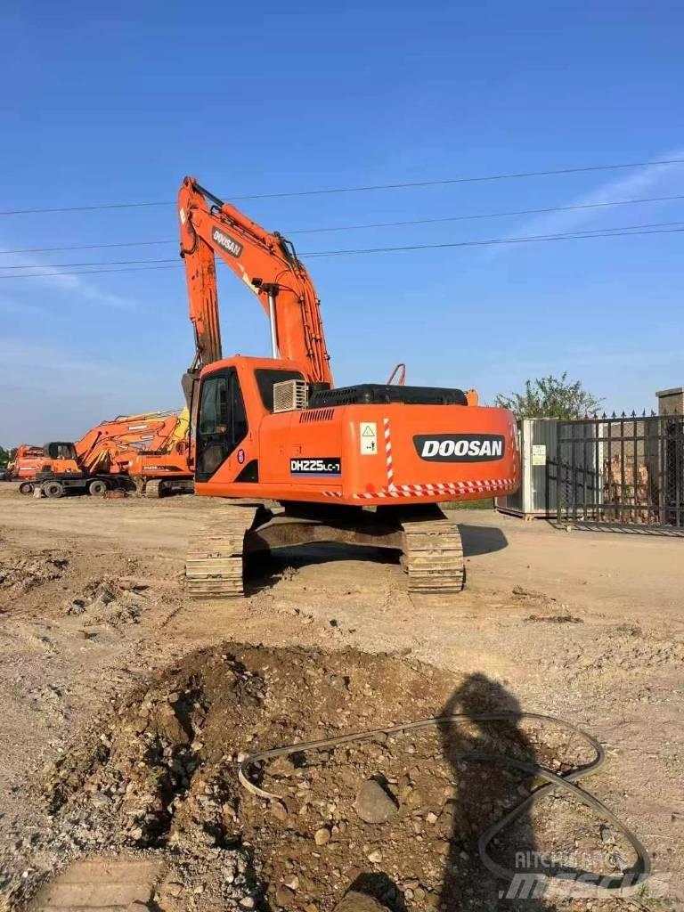 Doosan DH 225 LC-9 Pelle sur chenilles