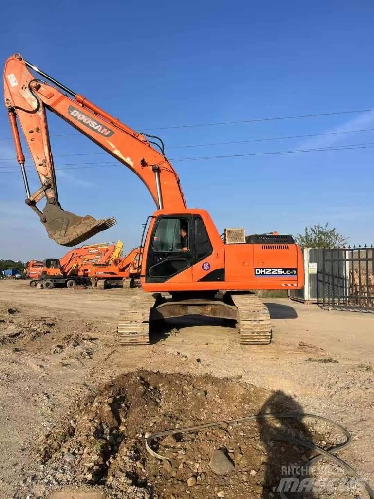 Doosan DH 225 LC-9 Pelle sur chenilles