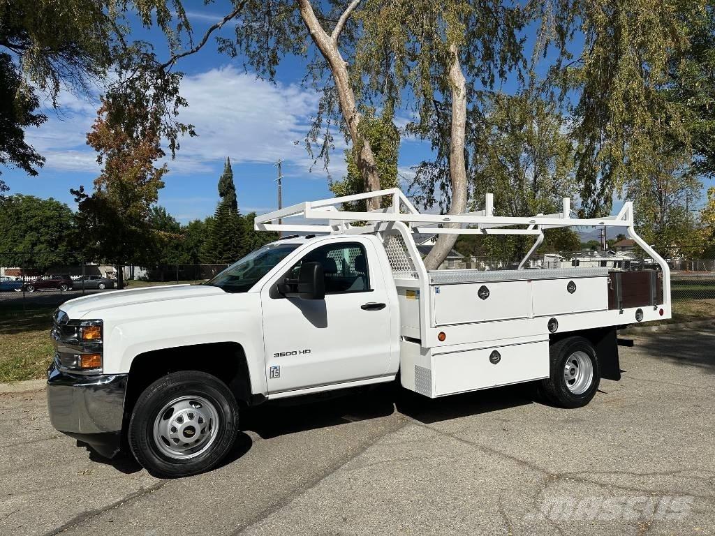 Chevrolet 3500 HD Utilitaire benne