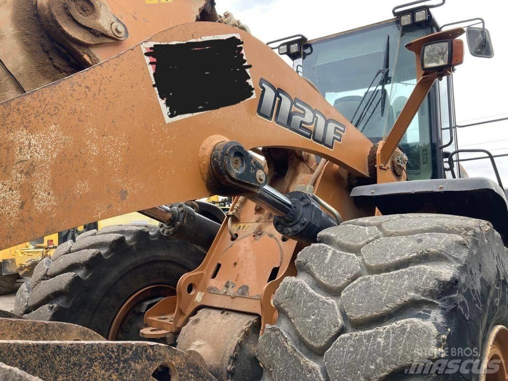 CASE 1121F Chargeuse sur pneus