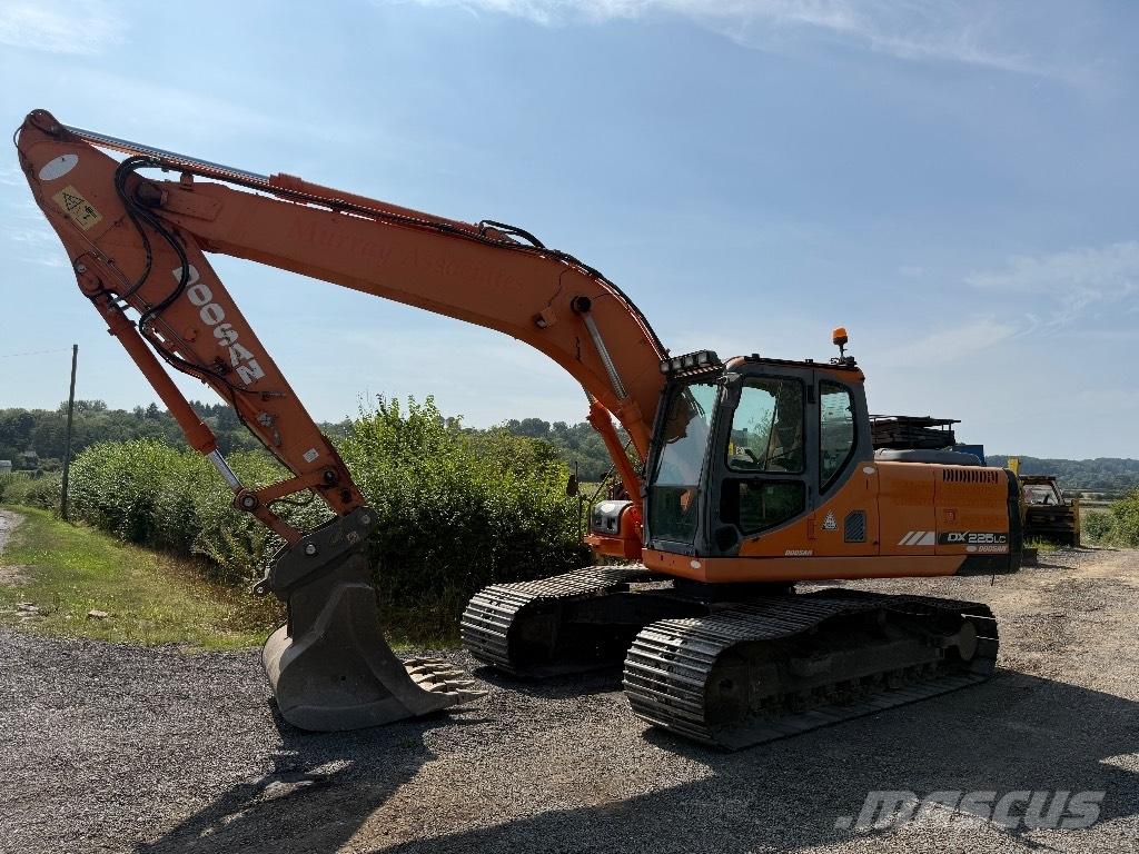 Doosan DX 225 LC Pelle sur chenilles