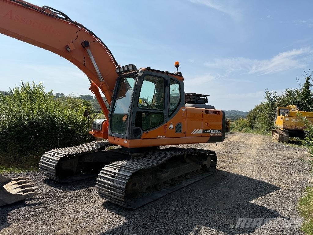 Doosan DX 225 LC Pelle sur chenilles