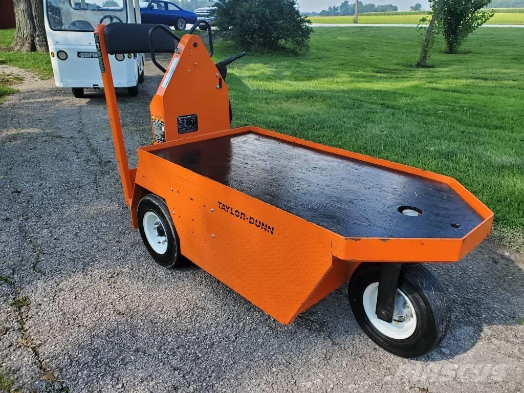 Taylor-Dunn SC100 Chariot remorqueur