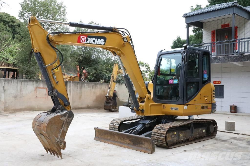 XCMG XE 60 DA Mini pelle < 7t