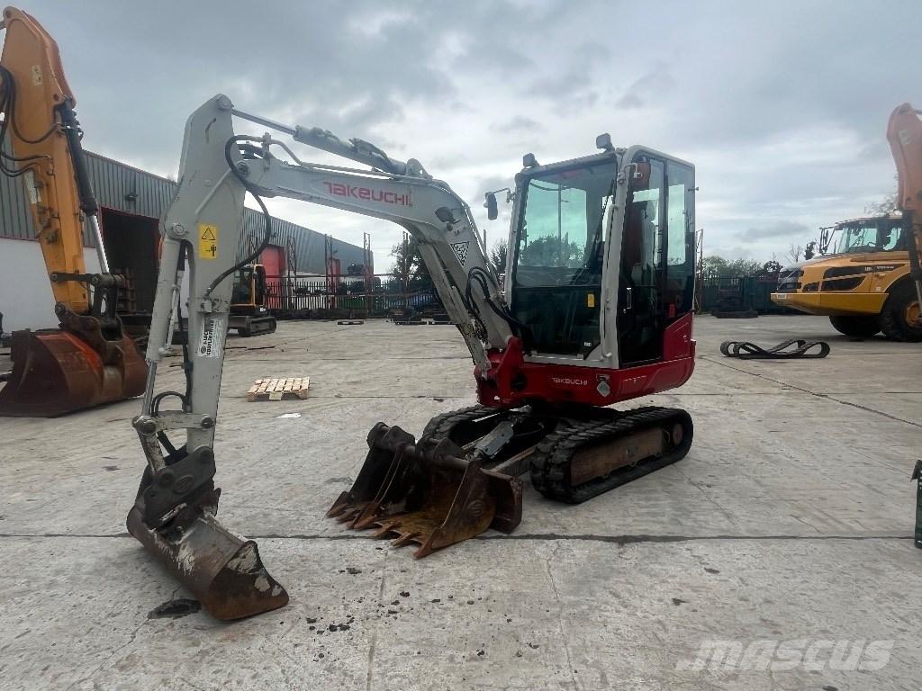 Takeuchi TB 230 Mini pelle < 7t