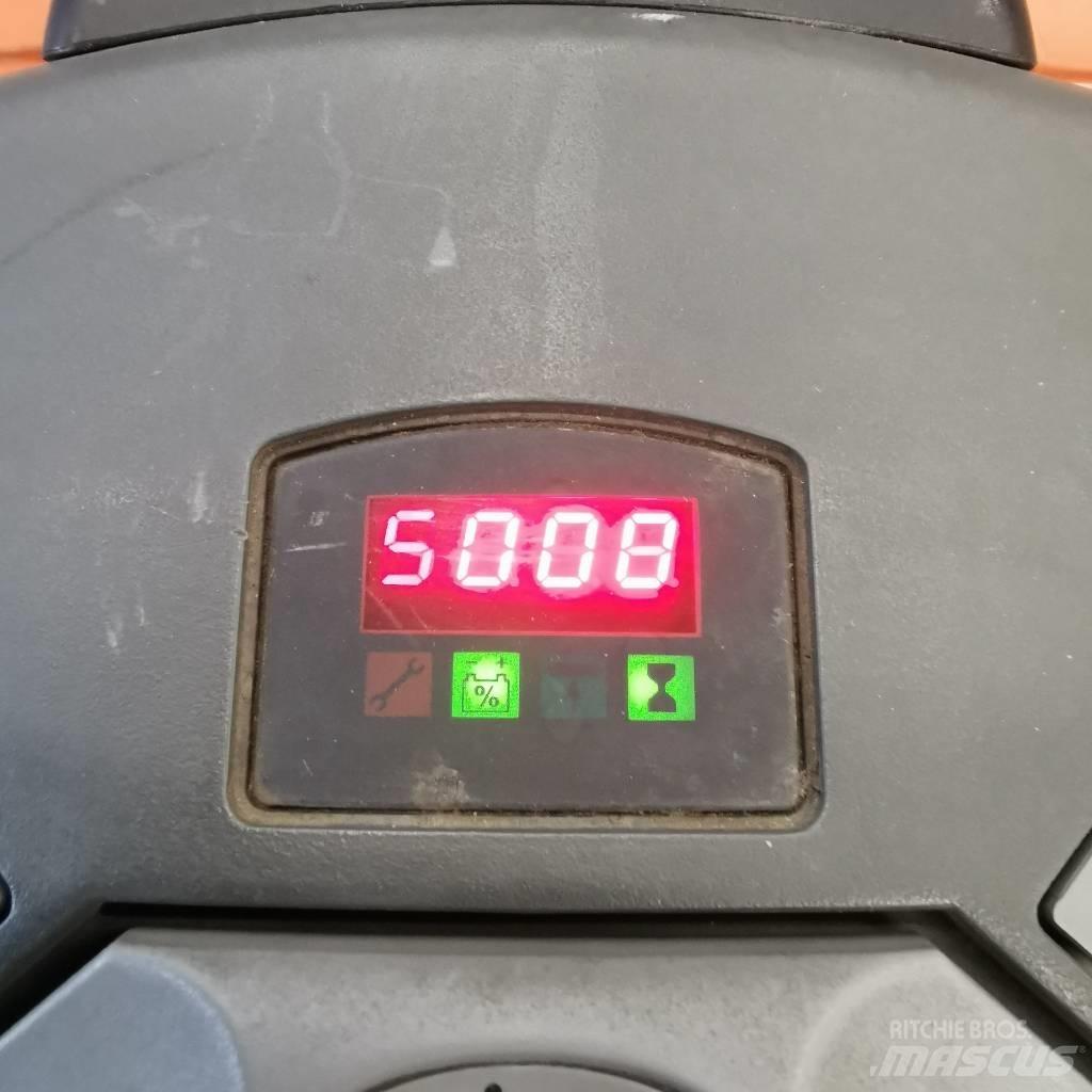 BT OSE 250 P Préparateur de commande au sol
