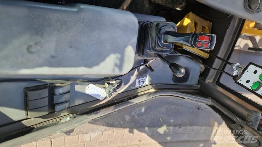 Mecalac AX 850 Chargeuse sur pneus
