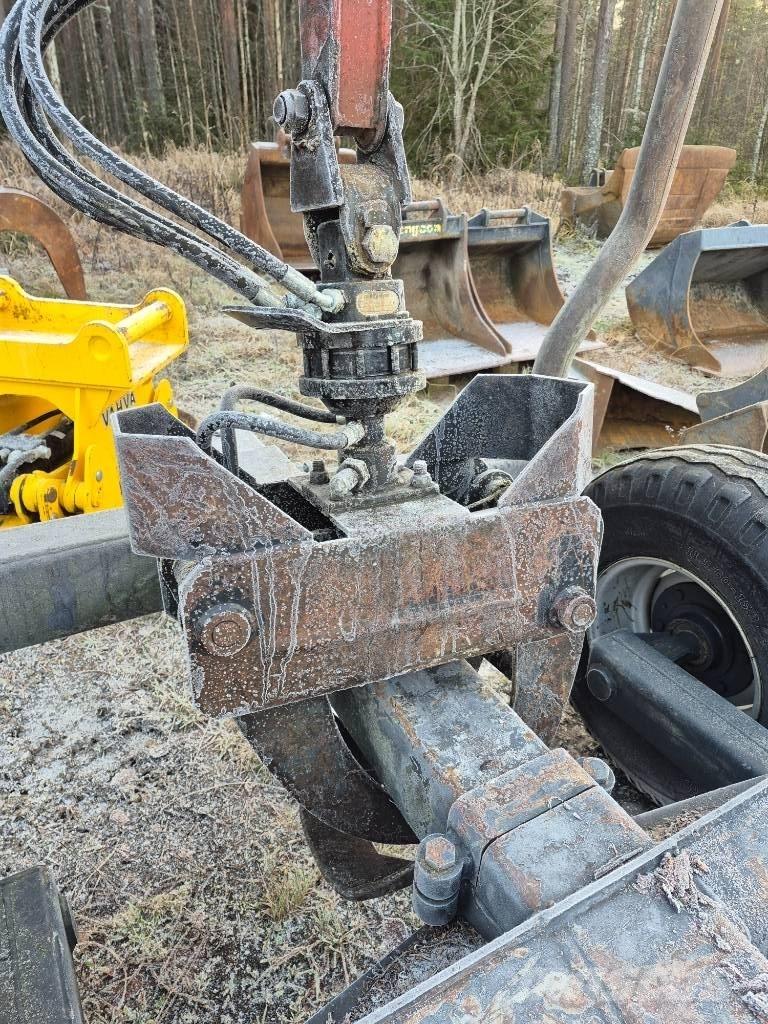 Patu 1800 Remorque forestière avec grue