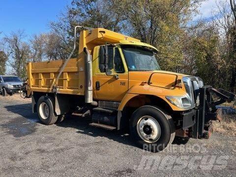 International 7400 Camion benne