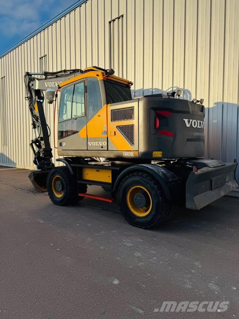 Volvo EWR 170 E Pelle sur pneus