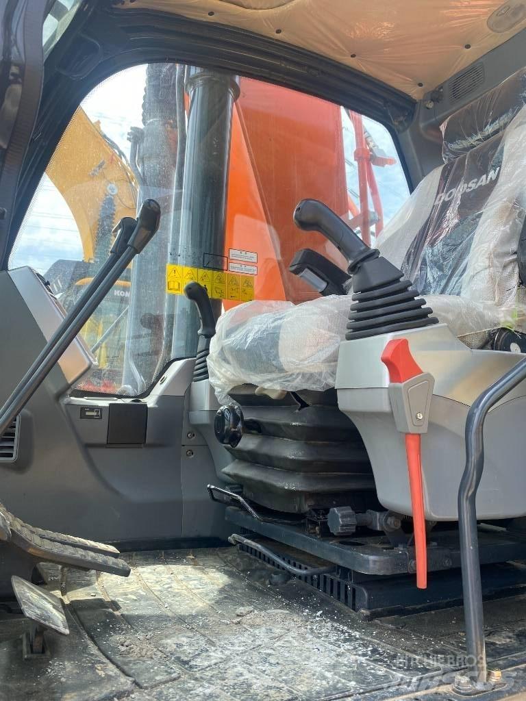 Doosan DX 300 Pelle sur chenilles