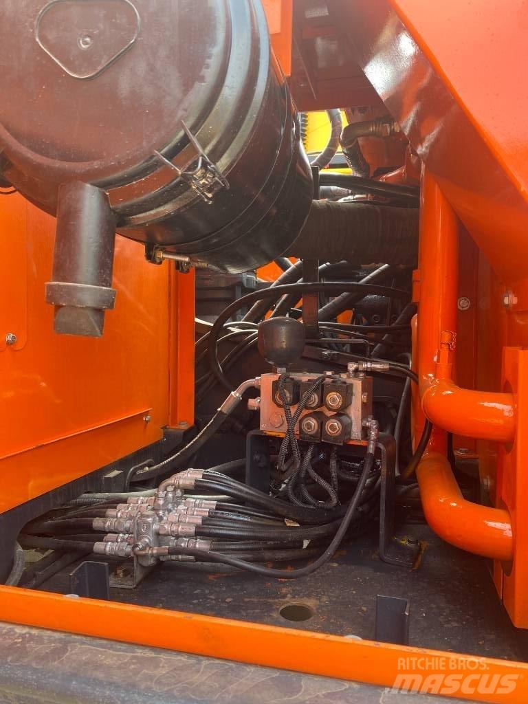 Doosan DX 300 Pelle sur chenilles
