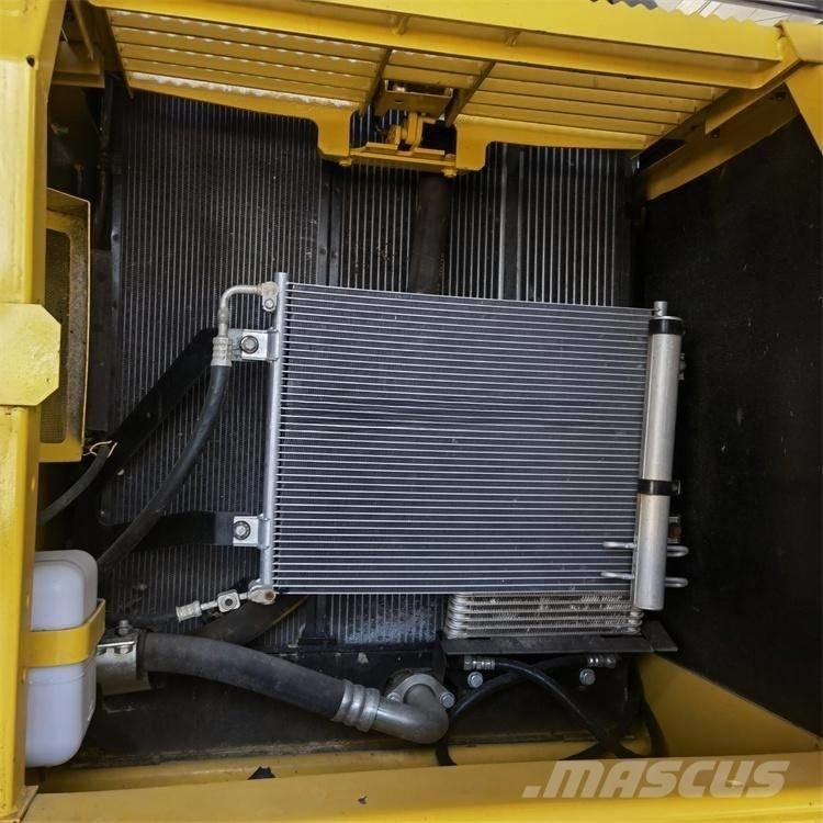 Komatsu PC200-8 Pelle sur chenilles