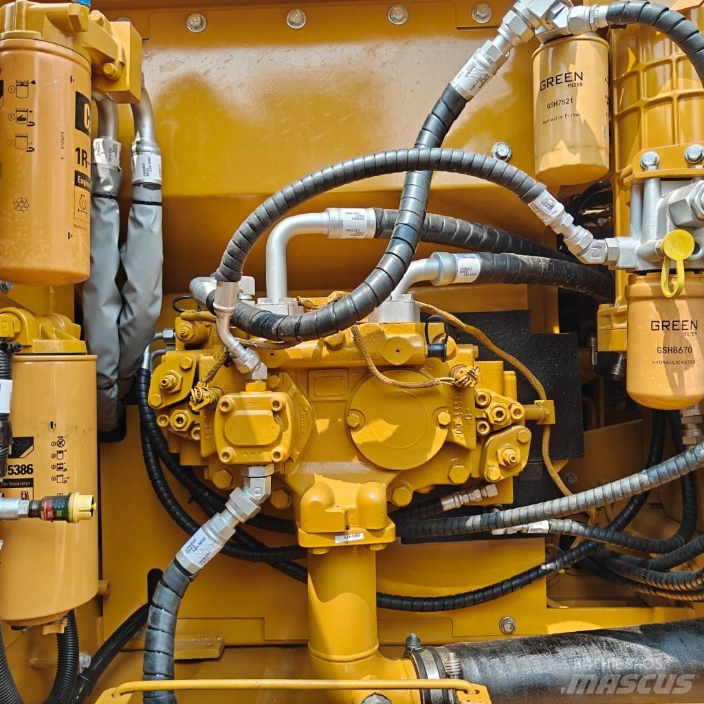 CAT 320D2L Pelle sur chenilles