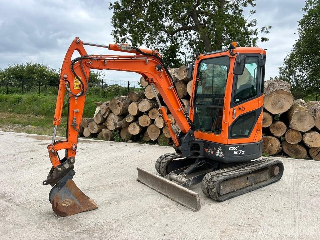 Doosan DX 27 Z Mini pelle < 7t