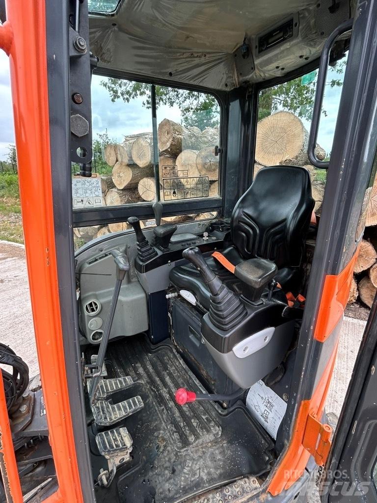 Doosan DX 27 Z Mini pelle < 7t